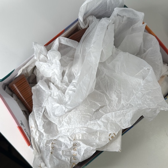 Katy Perry the steady ankle strap heels size 8.5M in pineapple wicker new in box - Picture 11 of 14